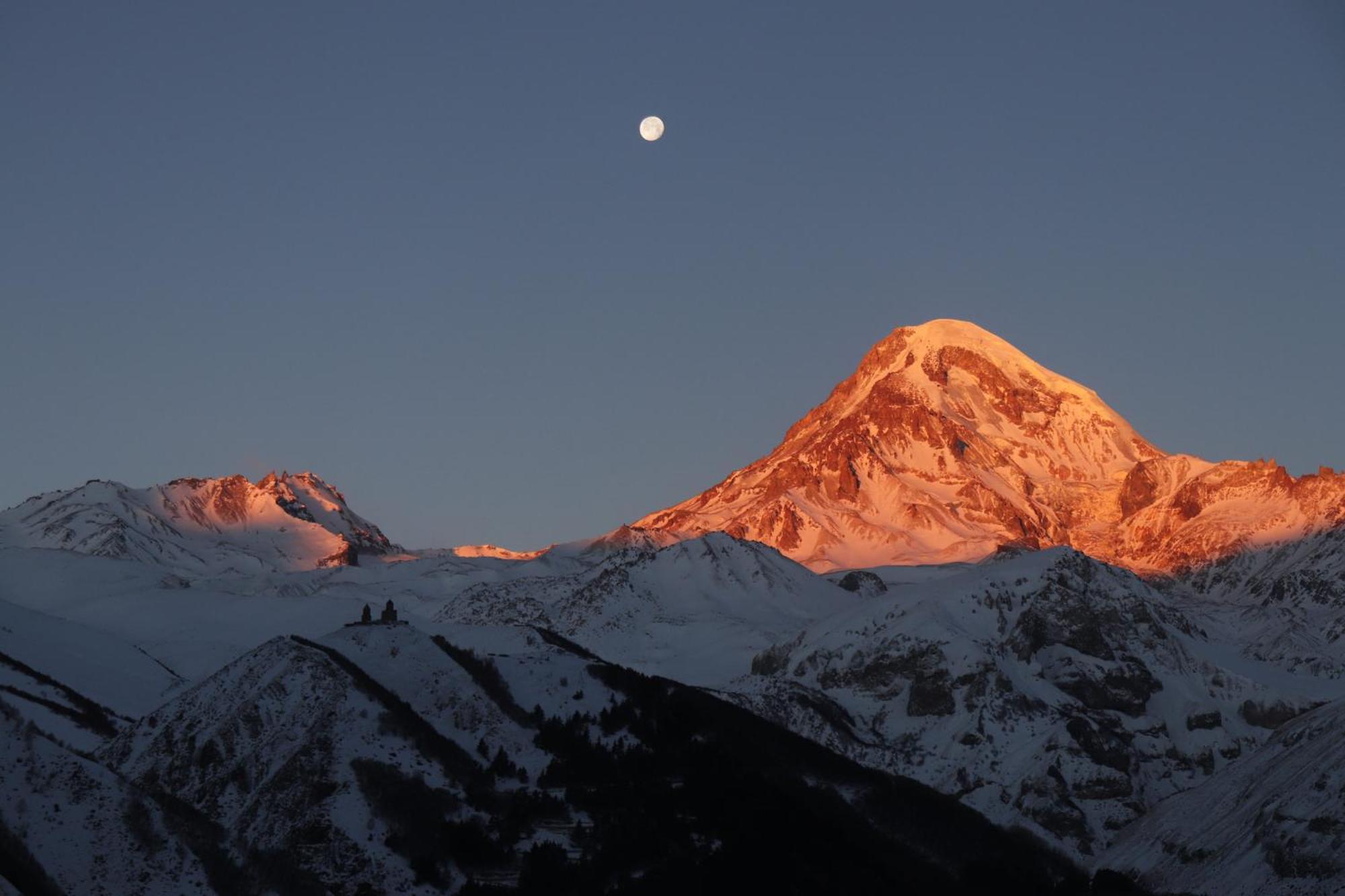 Rooftop Kazbegi Exterior photo